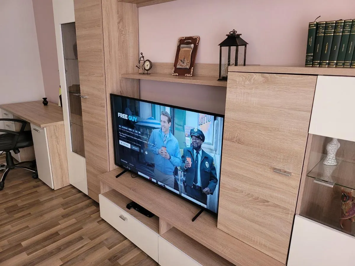 Апартаменты Quiet, Relaxing, Family Friendly Бухарест 0*,  Румыния