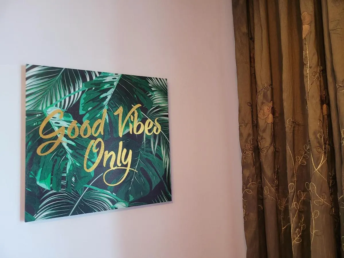 Quiet, Relaxing, Family Friendly Apartamento Bucareste