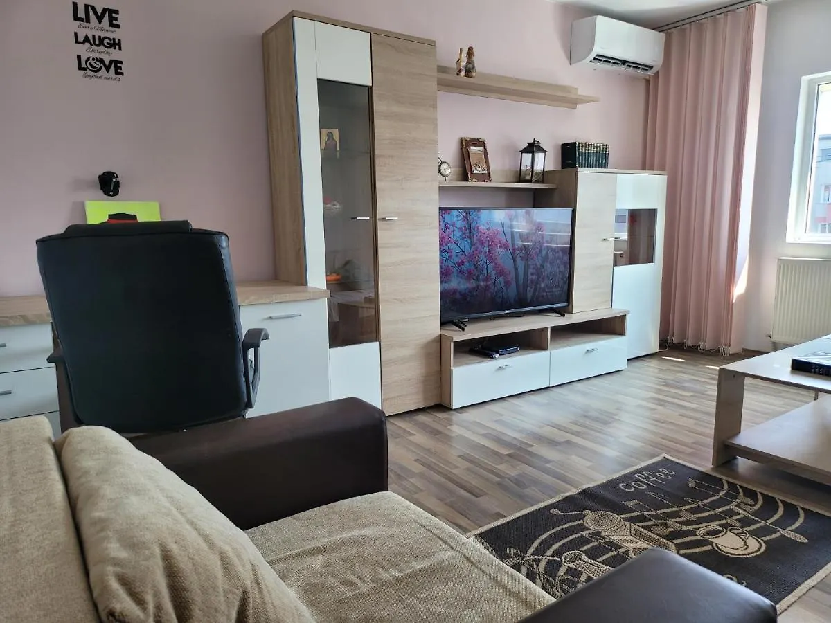 Quiet, Relaxing, Family Friendly Apartamento Bucareste