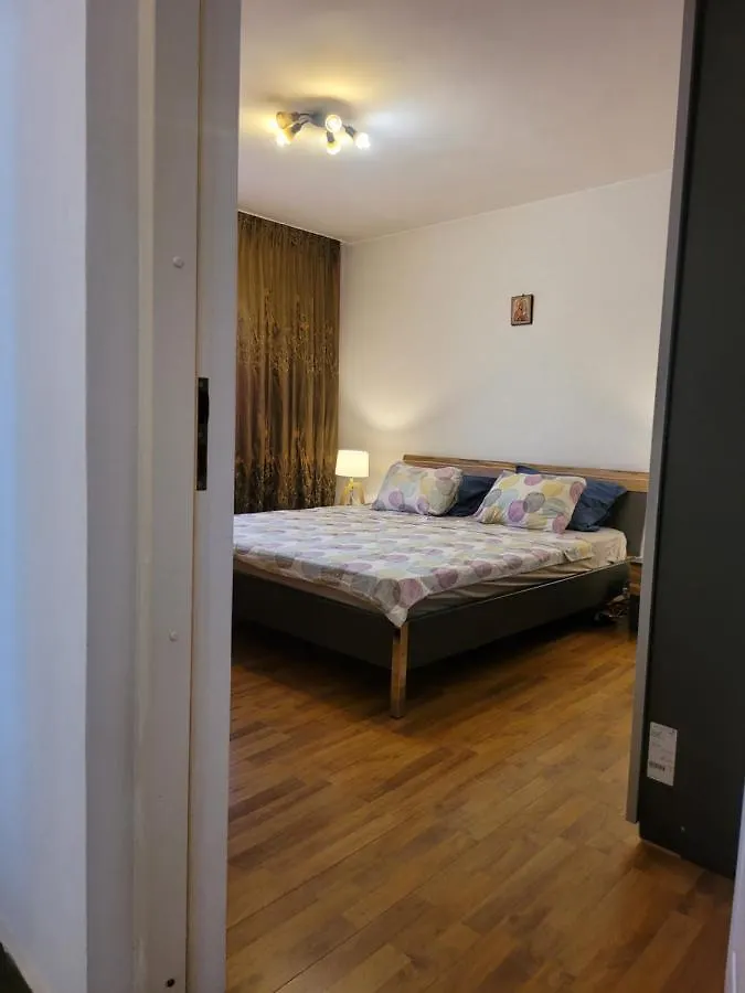Quiet, Relaxing, Family Friendly Apartamento Bucareste